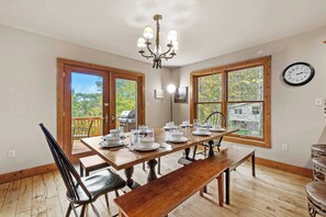 Dining - Fam-Friendly Cabin mins 2 Beach & Ski w/ Hot Tub (Lake Harmony)