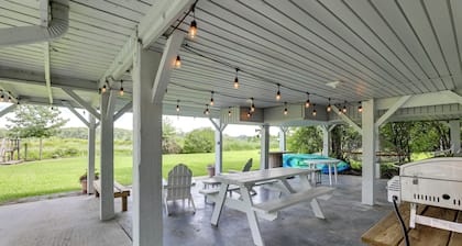 Spacious Riverfront Cottage w/ Dock in Green Pond!