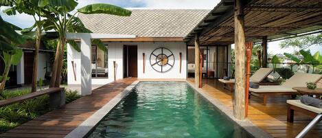 奢華別墅, 渡假村景觀 | 書桌、免費無線上網