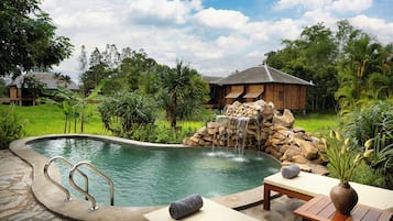 Vila superior, vista para o resort | 1 quarto, escrivaninha, Wi-Fi de cortesia