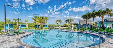 Alberca techada y alberca climatizada