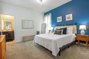 2 bedrooms, desk, iron/ironing board, travel cot - Fantasy Stay in 5 bed at Storey Lake (Kissimmee)