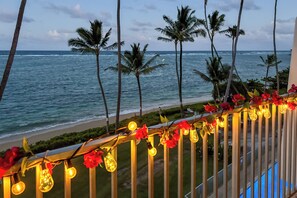 Property grounds - Oceanfront Condo: Stunning Sunrise & Ocean Views (Hauula)