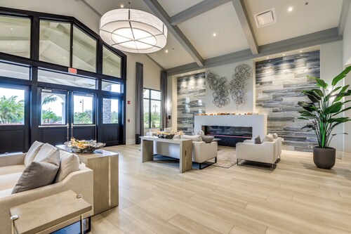Balcony w/ Course View: Lakewood National Getaway