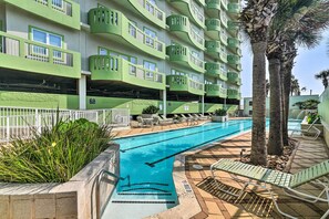 Pool - Walk to Galveston Beach: Family Condo w/ Pool (Galveston)