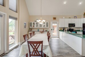 Fridge, microwave, stovetop, dishwasher - Deck & Views: Lake Murray Escape in Chapin! (Chapin)