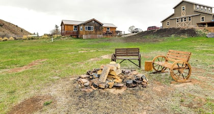 Fishing & Views: 'River Paradise' in Dubois!