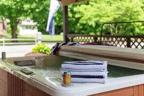 Bain à remous extérieur