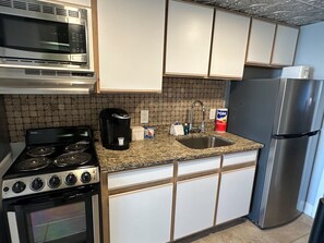 Fridge, microwave, oven, stovetop - Sunset Hollow/Premium Location (Myrtle Beach)