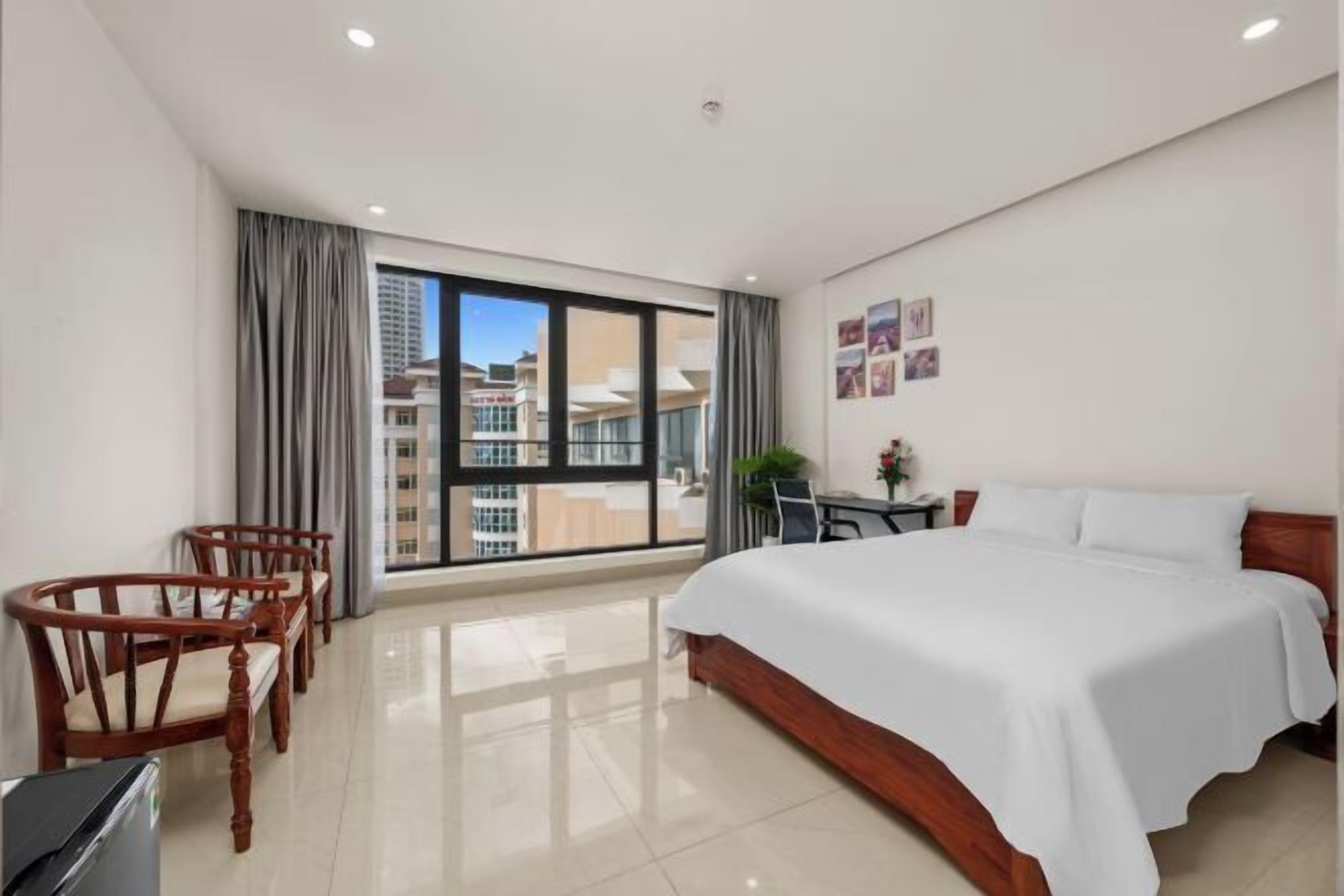 Sengetøy av topp kvalitet, dundyner, memory foam-senger og minibar