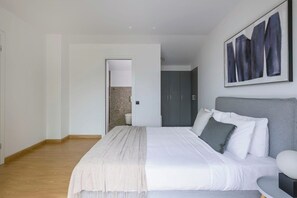 3 chambres, bureau, fer et planche à repasser, Wi-Fi gratuit