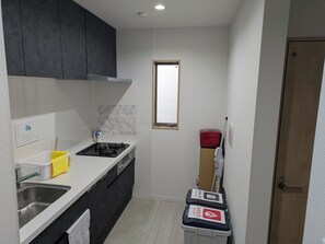 Refrigerador, microondas, parrilla de estufa y lavavajillas 