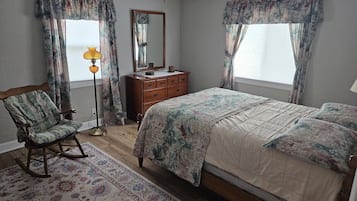 3 bedrooms, desk, free WiFi, bed sheets