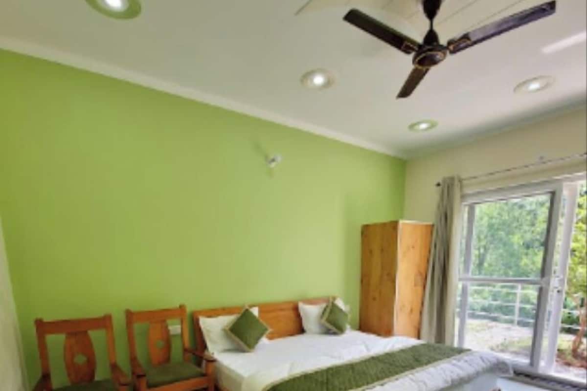Habitación Deluxe, vista a la colina | Escritorio y wifi gratis