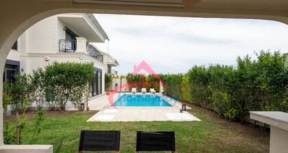 Villaharmony B2 : p/ Pool, Garden  w/BBQ, 7 Guest, Family and Pet Friendly.
