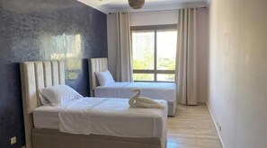 2 bedrooms, iron/ironing board, WiFi