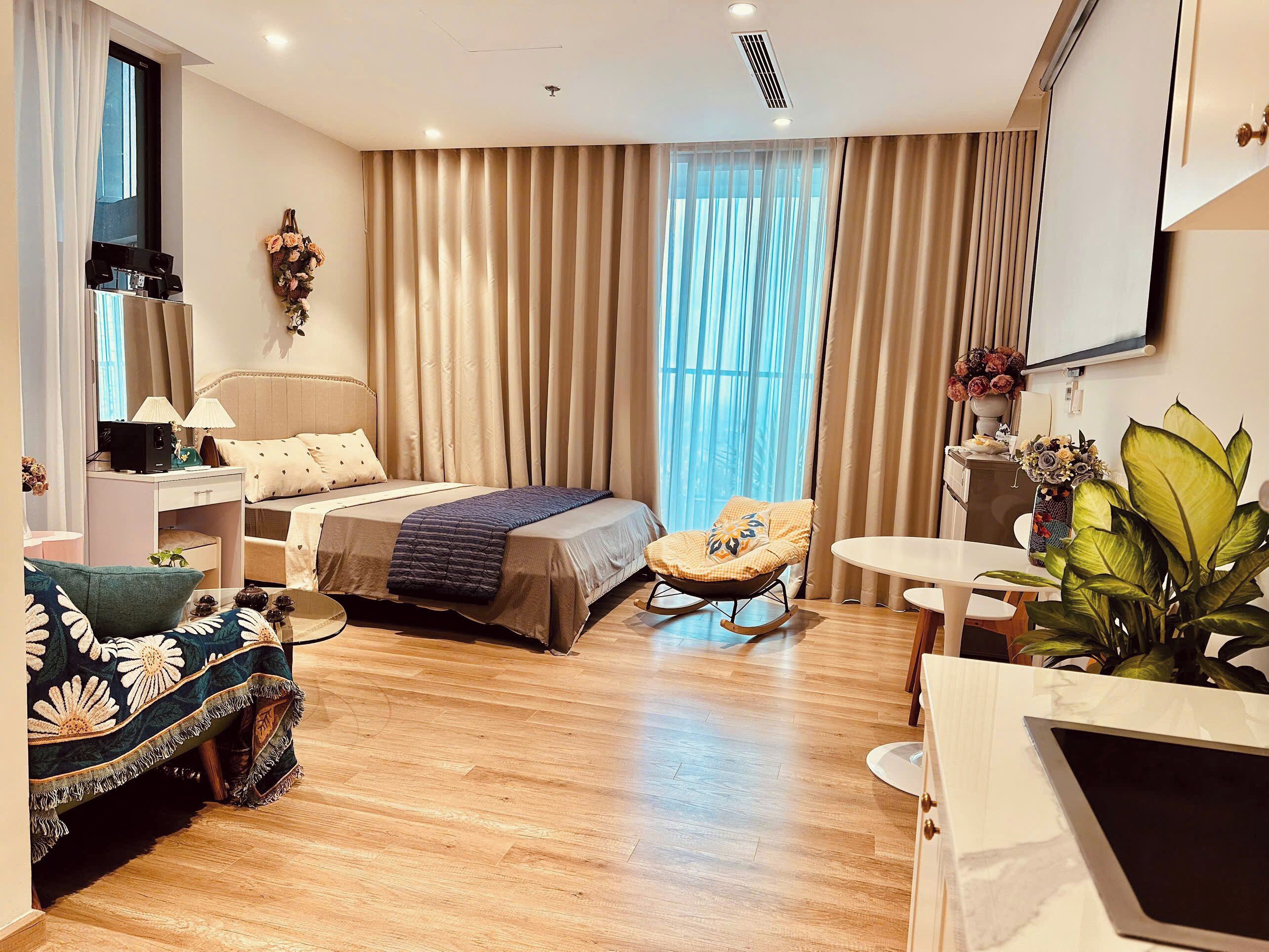 Studio kiểu Nhật, 1 giường cỡ queen | Bộ đồ giường cao cấp, nệm cao su hoạt tính (memory foam) 