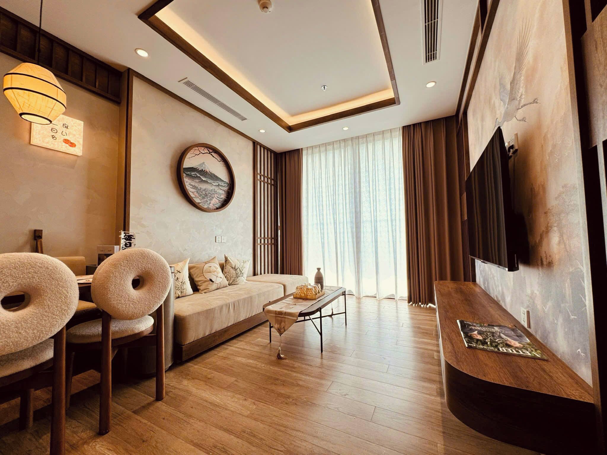 Luxury Apartment, 3 Bedrooms, Bathtub, Lake View | Premium bedding, memory foam beds, individually decorated