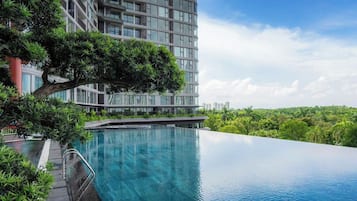 3 piscinas al aire libre