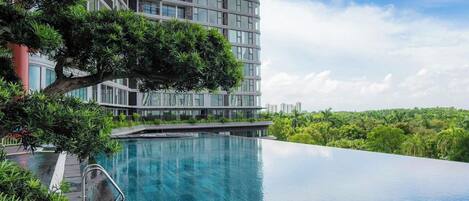 3 outdoor pools