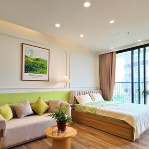 Japanese-style Studio Suite, 1 King Bed | Premium bedding, memory foam beds, individually decorated - Swanlake Ecopark - Calm Homestay (Van Giang)