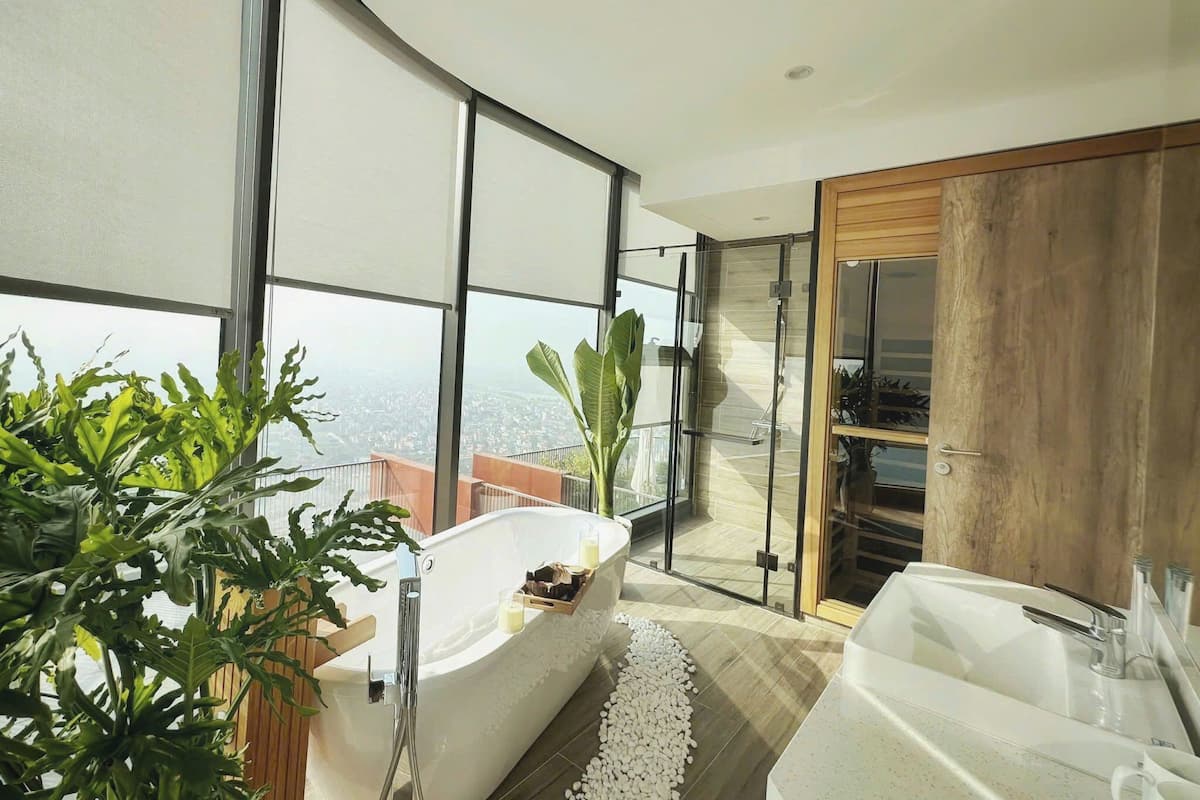 Apartamento de lujo, 3 habitaciones, bañera, vistas al lago | Ropa de cama de alta calidad y colchones viscoelásticos
