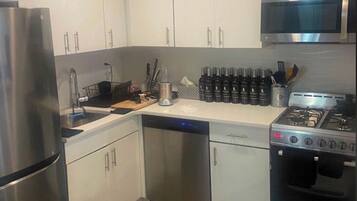 Microwave, oven, stovetop, dishwasher