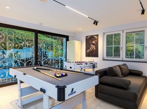 Game room - Waldklang - Panorama | table football | smarthome | sauna | fenced | 10 persons (Alpirsbach)
