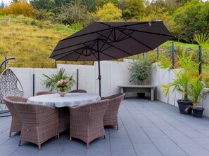 Outdoor dining - Waldklang Refugium | table football | smarthome | sauna | fenced | 14 people (Alpirsbach)
