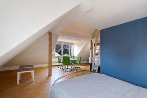 1 bedroom, free WiFi, bed sheets - Apartment 'Skyline Suite' with Wi-Fi (Bayreuth)