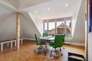 Dining - Apartment 'Skyline Suite' with Wi-Fi (Bayreuth)