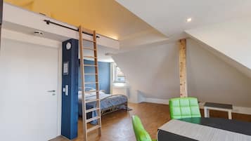 1 bedroom, free WiFi, bed sheets