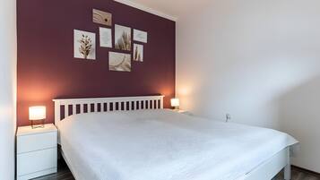 1 bedroom, iron/ironing board, free WiFi