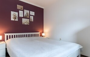 1 bedroom, iron/ironing board, free WiFi