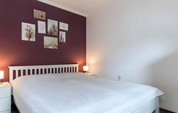 1 bedroom, iron/ironing board, free WiFi