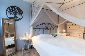 2 bedrooms, iron/ironing board, free WiFi - Apartment 'Leeven' with Private Terrace, Shared Garden and Wi-Fi (Büsum)