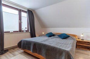 1 bedroom, iron/ironing board, free WiFi