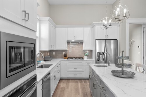 Mins to Beach Access + Pet-Friendly + Golf Cart | 30A White Sands by AvantStay