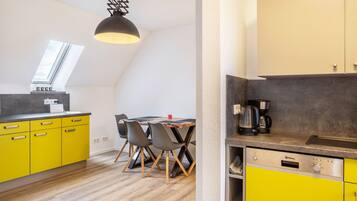 Kühlschrank, Ofen, Herdplatte, Geschirrspüler