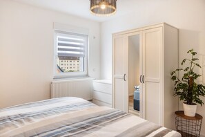 1 室のベッドルーム、WiFi (無料)、ベッドシーツ