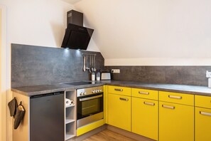 Geladeira, fogão, cooktop, lava-louças