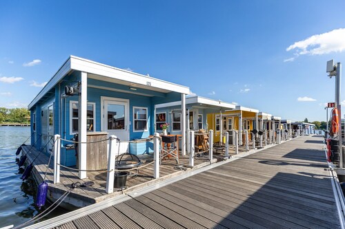 Ferienwohnung 'Groß 55qm' mit Seeblick, Privatterrasse und Wi-Fi