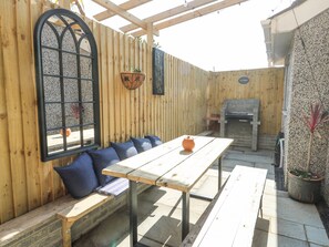 Outdoor dining - Ty Copr (Amlwch)