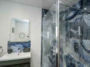 Shower - Ty Copr (Amlwch)