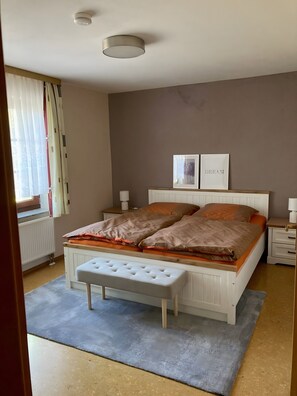 1 quarto, Wi-Fi de cortesia, roupa de cama