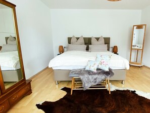 1 habitación, tabla de planchar con plancha, wifi gratis y ropa de cama 