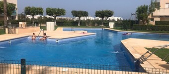 2 bedroom apartment in the Oasis complex