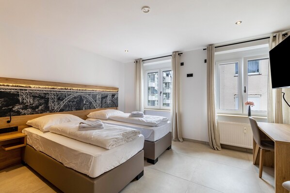 3 habitaciones, tabla de planchar con plancha y wifi gratis 