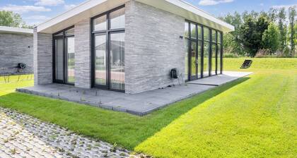 Holiday home near Oud Ade near river