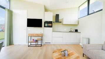 Microondas, lavavajillas y cafetera o tetera